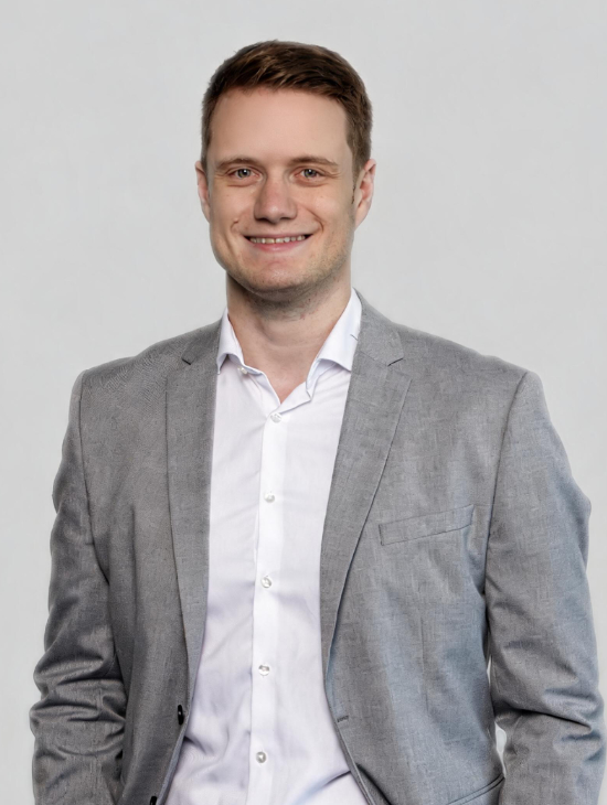 Pascal Hüsser Business 1
